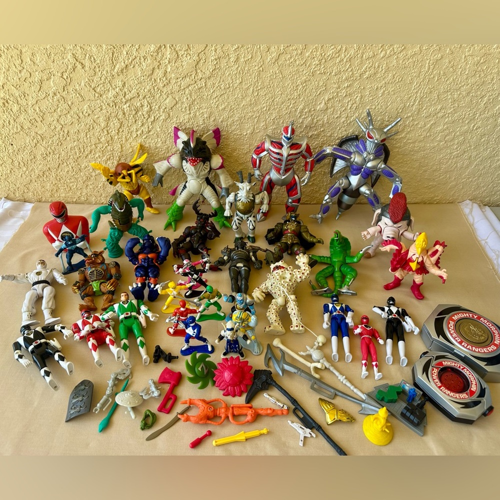 Vintage Power Rangers Figures and Carry Case